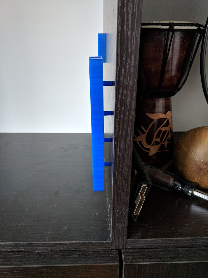 The mini closet standing desk (wood + plastic projects part 1)