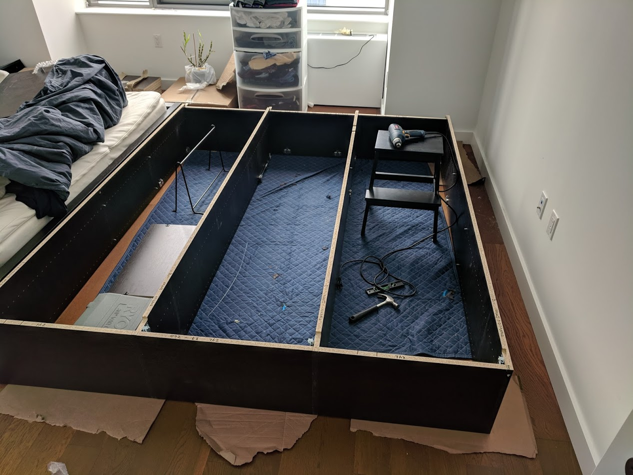 The mini closet standing desk (wood + plastic projects part 1)